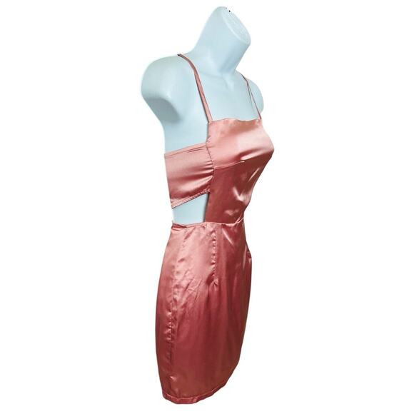 Pretty Little Thing Rose Satin Cut Out Side Bodycon Dress Sz 0 Light Pink New - Picture 6 of 9